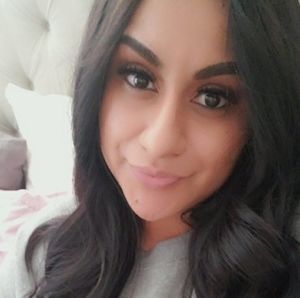 Meet your Posher, Debbie